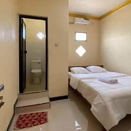 Palace Syariah Homestay Redpartner บันยูวังงี ภายนอก รูปภาพ