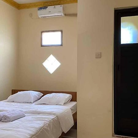 Palace Syariah Homestay Redpartner บันยูวังงี ภายนอก รูปภาพ