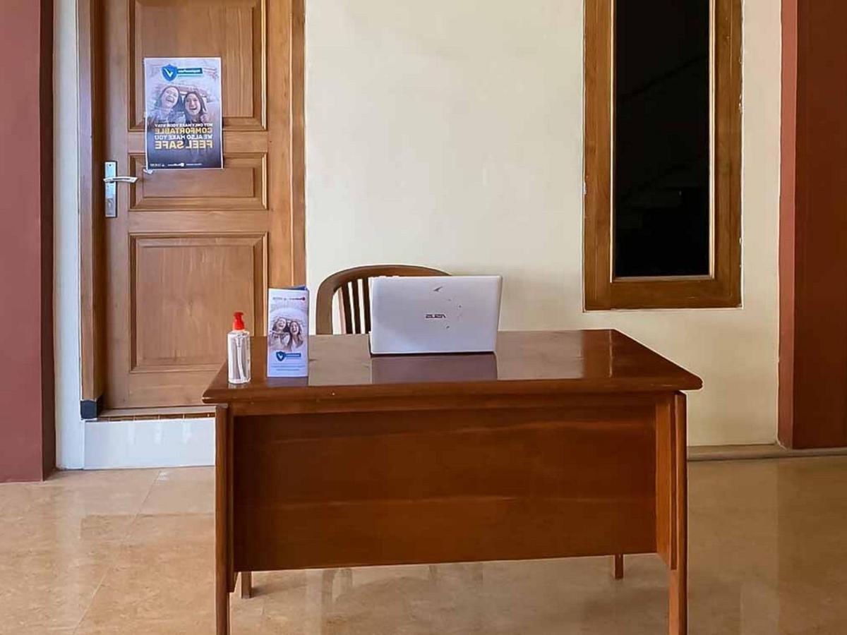 Palace Syariah Homestay Redpartner บันยูวังงี ภายนอก รูปภาพ